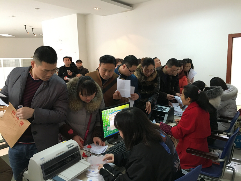 2017年3月20日 市固廢公司開展2017年醫(yī)療廢物處置合同簽署工作2 2017年3月20日 市固廢公司開展2017年醫(yī)療廢物處置合同簽署工作2