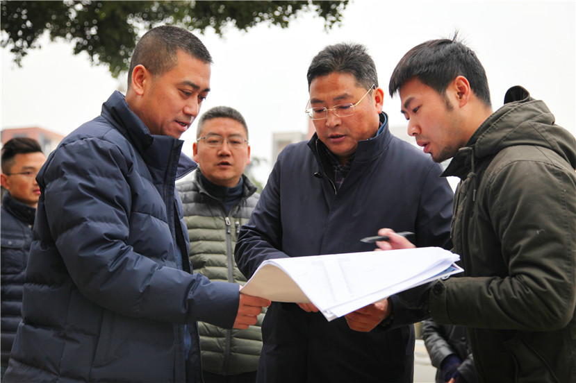 2018年1月13日 副市長徐光勇視察市區(qū)提檔升級工作1_副本 2018年1月13日 副市長徐光勇視察市區(qū)提檔升級工作1_副本