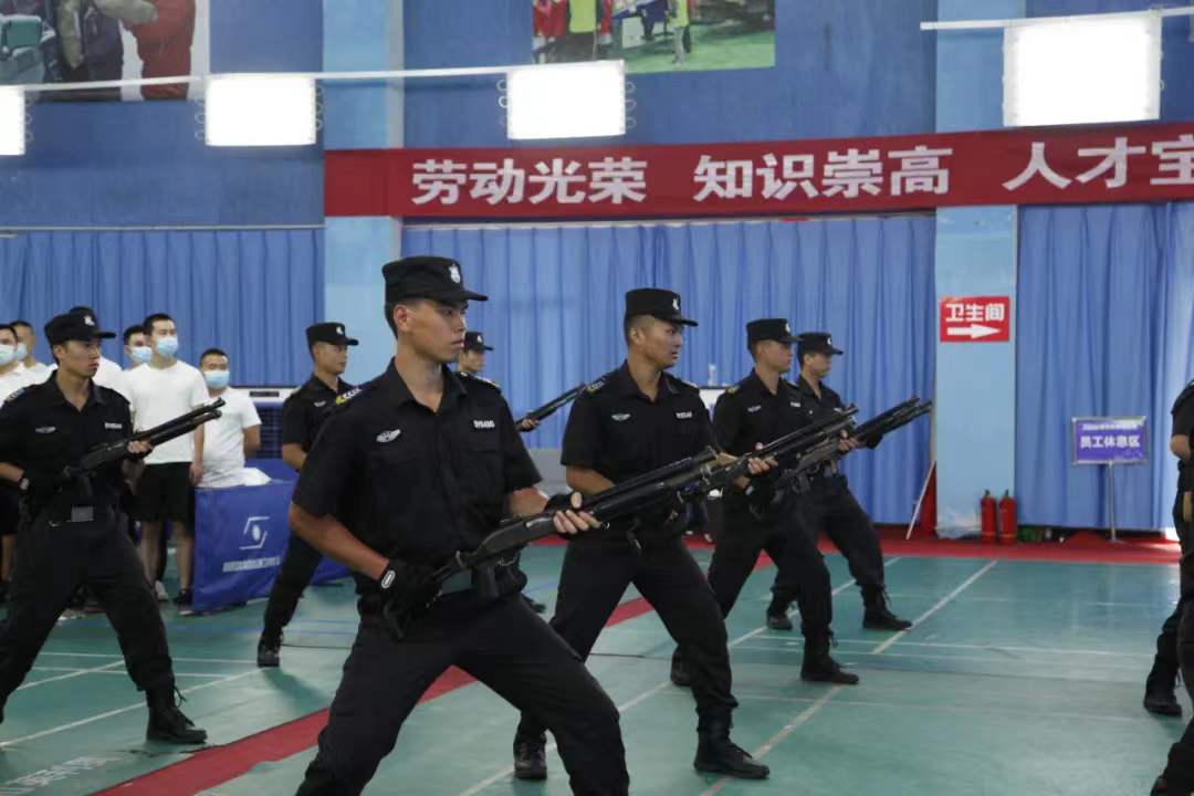 這個(gè)盛夏，他們?nèi)计鸨０仓盎稹保? /></div>

						
						<div   id=