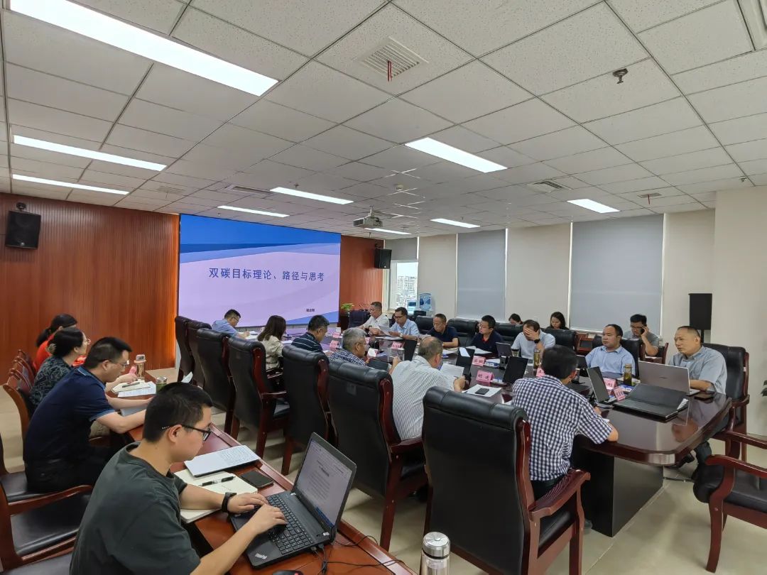 德陽(yáng)發(fā)展集團(tuán)召開(kāi)黨委理論學(xué)習(xí)中心組學(xué)習(xí)（擴(kuò)大）會(huì)專題學(xué)習(xí)四川省第十二次黨代會(huì)精神