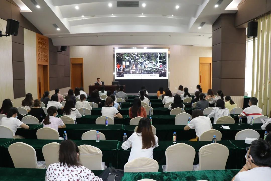 拍好圖片、講好故事、樹(shù)好形象——集團(tuán)公司工會(huì)開(kāi)展“職工素質(zhì)提升課堂”之《攝影入門及提高》培訓(xùn)