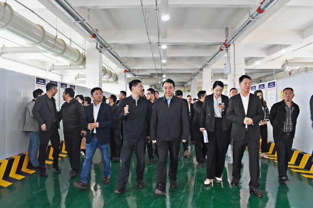 【子公司動態(tài)】四川省生態(tài)環(huán)境廳黨組成員、副廳長李銀昌帶隊(duì)參觀調(diào)研欣海環(huán)境公司